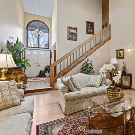 Image 4 - North Picadilly Circle, Mount Prospect, IL 60070, USA - Townhouse for sale