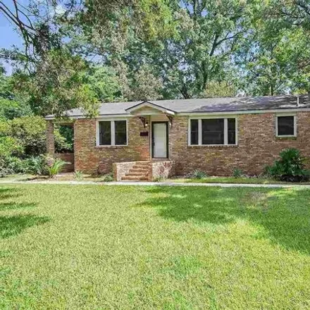 Buy this 3 bed house on 10539 Red Oak Drive in Oakwood, Baton Rouge