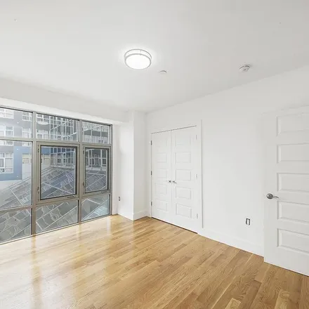 Rent this 3 bed apartment on Queens Pointe in 58th Avenue, New York