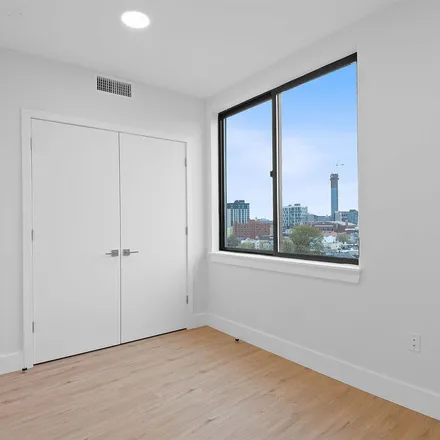 Rent this 3 bed apartment on Summit Avenue at Fairmount Avenue in Summit Avenue, Jersey City
