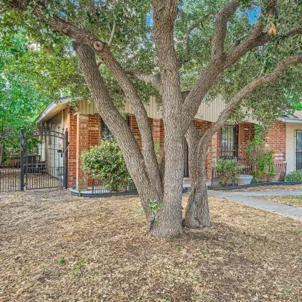 Image 3 - 510 W Vestal Pl, San Antonio, Texas, 78221 - House for sale