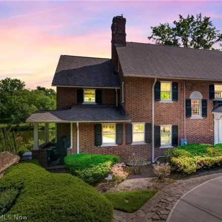 Buy this 8 bed house on 16896 South Woodland Road in Shaker Heights, OH 44120