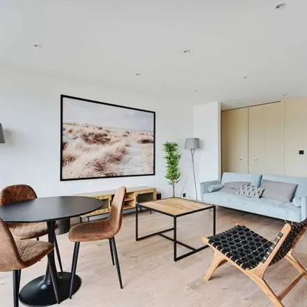Rent this 1 bed apartment on 28bw Boulevard de Picpus in 75012 Paris, France