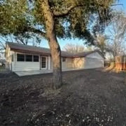 Image 5 - 1105 Northwood Drive, Commerce, TX 75428, USA - House for rent