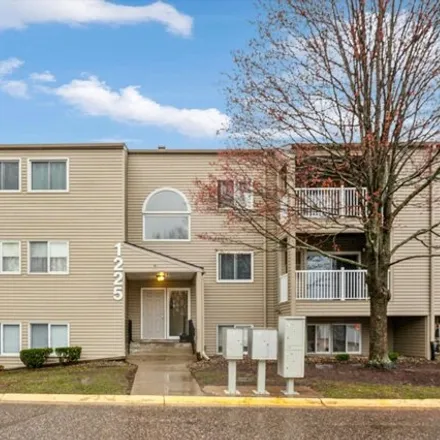 Buy this 2 bed condo on 1225 East Maryland Avenue in Midvale, Maplewood