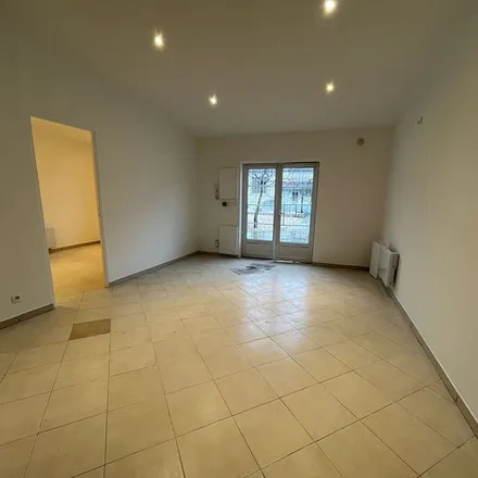 Rent this 2 bed apartment on 17bis Rue du Docteur Vaillant in 93160 Noisy-le-Grand, France