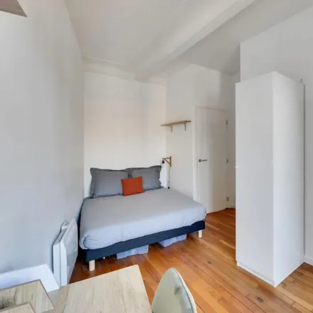 Rent this 4 bed room on 43 Rue Vauvenargues in 75018 Paris, France