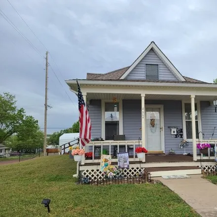 Buy this 3 bed house on Woods Lumber in 115 West Jefferson Avenue, Arkansas City