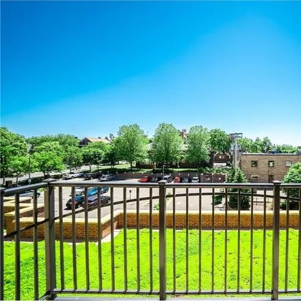 Buy this 1 bed condo on Franklin Ave E & Nicollet Ave in East Franklin Avenue, Minneapolis