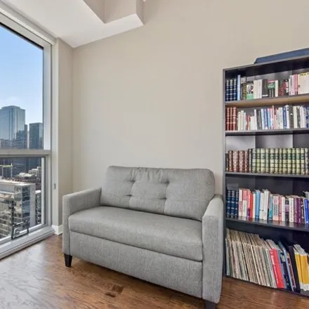 Image 7 - Silver Tower, 325 West Ohio Street, Chicago, IL 60654, USA - Condo for rent