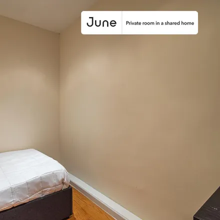 Image 3 - 342 Manhattan Avenue - Room for rent