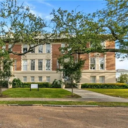 Buy this 2 bed condo on 800 North Rendon Street in New Orleans, LA 70119