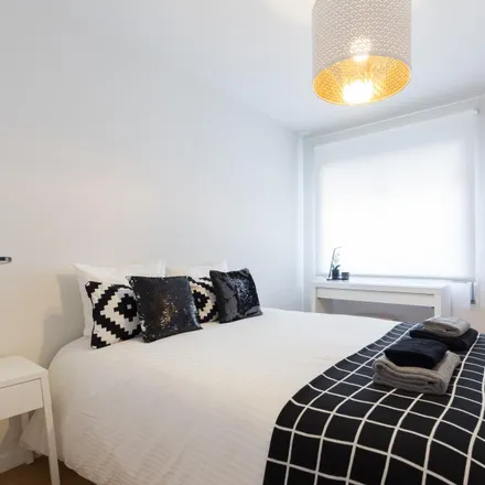 Rent this 4 bed room on Rua Artur Luís Barbosa in 4460-484 Matosinhos, Portugal