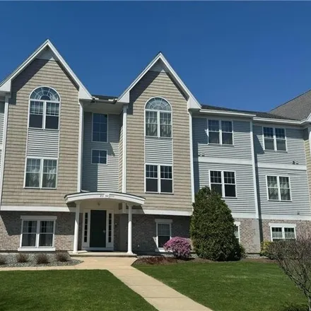 Buy this 2 bed condo on 204 Roger Williams Avenue in Rumford, East Providence