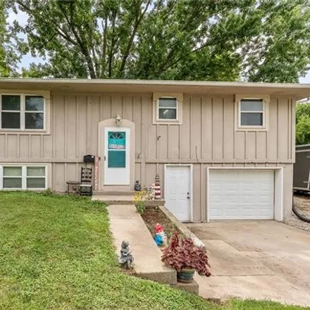 Buy this 3 bed house on 415 East Buchanan Street in Richmond, MO 64085
