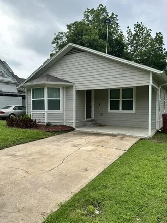 Buy this 3 bed house on 141 West Houston Street in Leonard, Fannin County