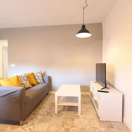 Rent this 3 bed apartment on El barco de Aparicio in Calle Benigno Granizo, 28334 Pozuelo de Alarcón