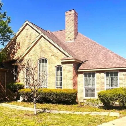 Buy this 3 bed house on 2807 Mesa Court in Hurst, TX 76054