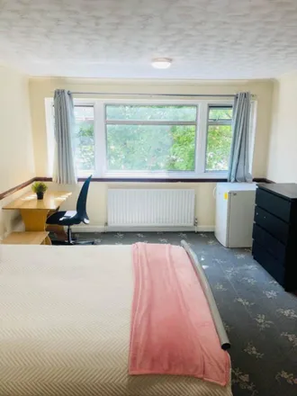 Image 1 - St. Clement Close, London, UB8 3SS, United Kingdom - Room for rent
