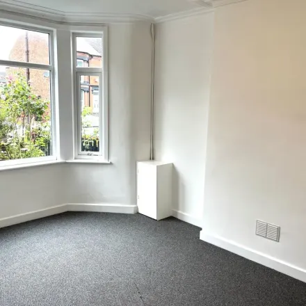 Image 5 - Nelson Street, Crewe, CW2 7LN, United Kingdom - Apartment for rent