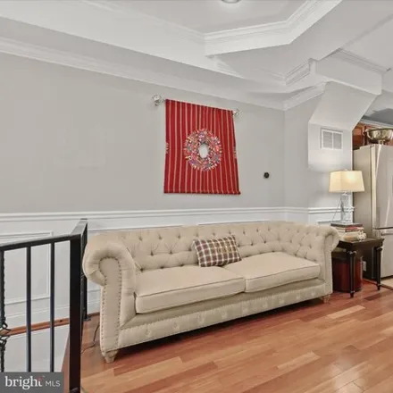Image 4 - 121 South Schroeder Street, Baltimore, MD 21223, USA - House for sale