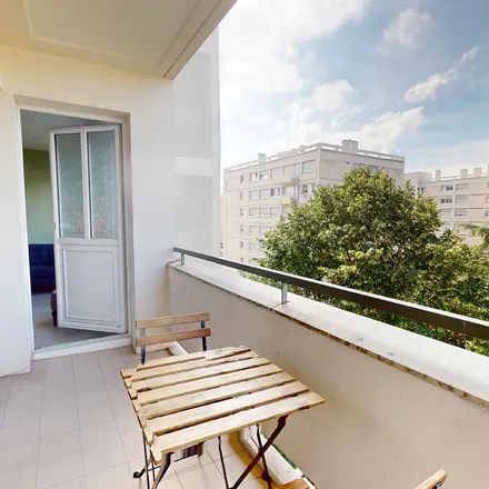Rent this 4 bed apartment on 36 Rue du Lieutenant-Colonel Girard in 69007 Lyon, France