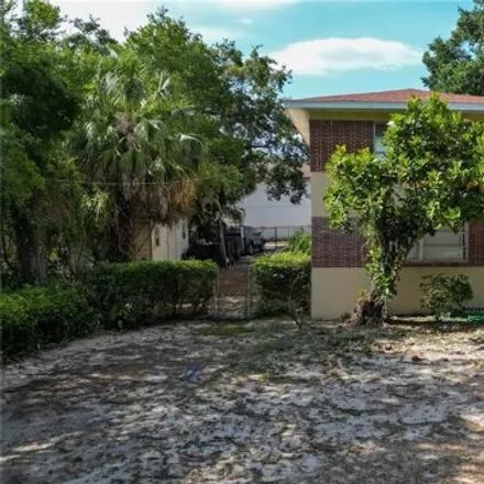 Buy this 3 bed house on 405 W Amelia Ave in Tampa, Florida