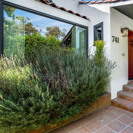 Image 2 - Sunday Morning, North Formosa Avenue, Los Angeles, CA 90046, USA - House for sale