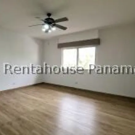 Rent this 5 bed house on Avenida San Agustín in Juan Díaz, Panamá