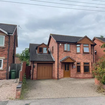 Rent this 4 bed house on 52 Wadborough Road in Littleworth, WR5 2QS