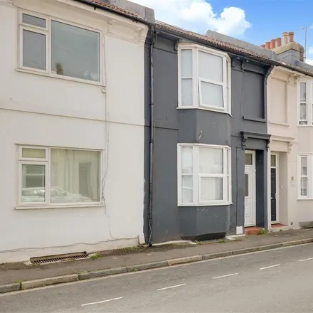 Rent this 6 bed townhouse on 57 Park Crescent Road in Brighton, BN2 3HS