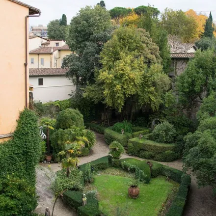 Image 2 - Via dei Guicciardini, 15 R, 50125 Florence FI, Italy - Apartment for rent