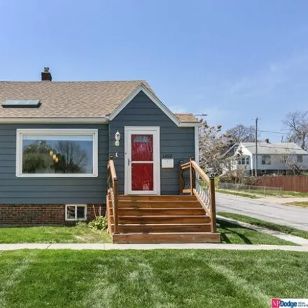 Buy this 3 bed house on 5517 Pierce Street in Omaha, NE 68106