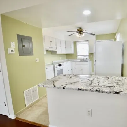 Image 3 - 40 Hamilton St Unit 1, Bridgeport, Connecticut, 06608 - Condo for sale