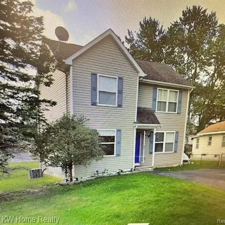 Buy this 3 bed house on 2927 Beland Avenue in Keego Harbor, Oakland County
