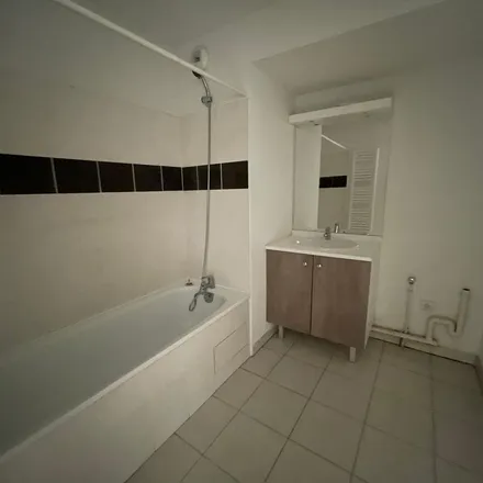 Rent this 2 bed apartment on 33 Avenue du Général Barbot in 31200 Toulouse, France
