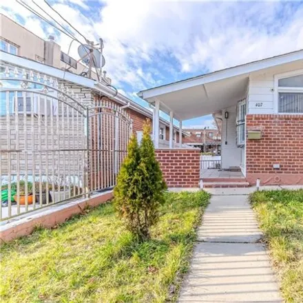 Image 3 - 407 Howe Avenue, New York, NY 10473, USA - House for sale