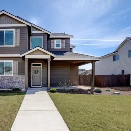 Buy this 4 bed house on 690 Northwest 27th Street in Redmond, OR 97756