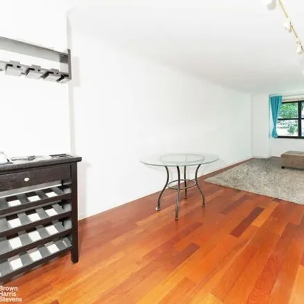 Rent this studio apartment on The Hamilton in East 40th Street, New York