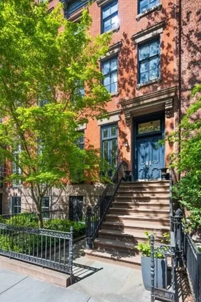 Buy this 1studio townhouse on 439 West 21st Street in New York, NY 10011
