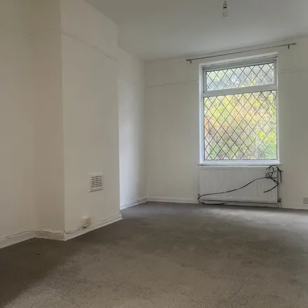 Rent this 2 bed townhouse on Texaco in Becontree Avenue, London