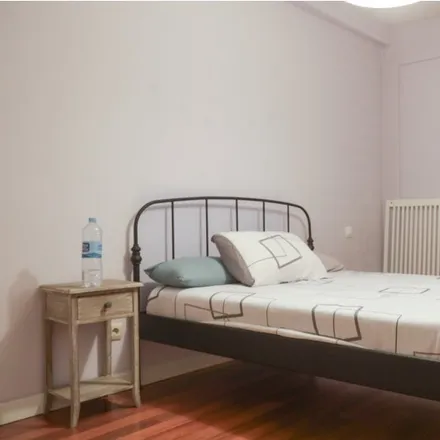 Rent this 2 bed room on Paseo de Santa María de la Cabeza in 64, 28045 Madrid