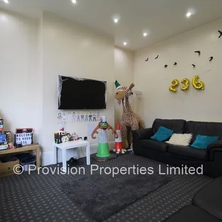 Rent this 9 bed townhouse on 76 in 78 North Lane, Leeds