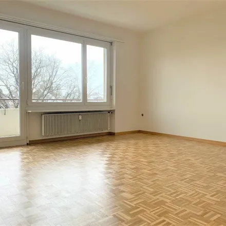 Rent this 5 bed apartment on Neugutstrasse 2 in 4, 6
