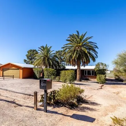 Rent this 3 bed house on 821 North Corinth Avenue in Tucson, AZ 85710