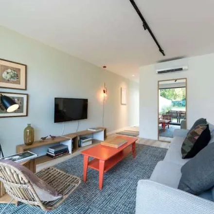 Rent this 2 bed apartment on Creche Infantil A Minha Janela in Rua de Miguel Bombarda, 4050-377 Porto