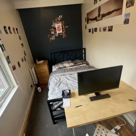 Image 3 - Mary Morris House, Shire Oak Road, Leeds, LS6 2DJ, United Kingdom - Townhouse for rent