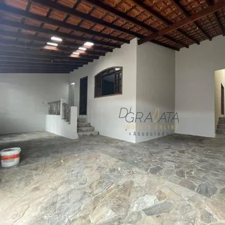 Buy this 3 bed house on Rua Izaura Conceição Mambelli in Boa Vista, Varginha - MG