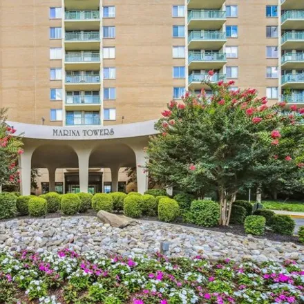 Buy this 1 bed condo on Marina Towers in 501 Slaters Lane, Alexandria