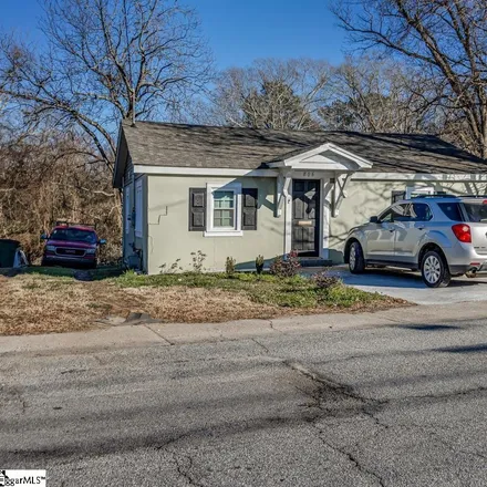 Buy this 3 bed house on 806 North Broad Street in Clinton, Laurens County